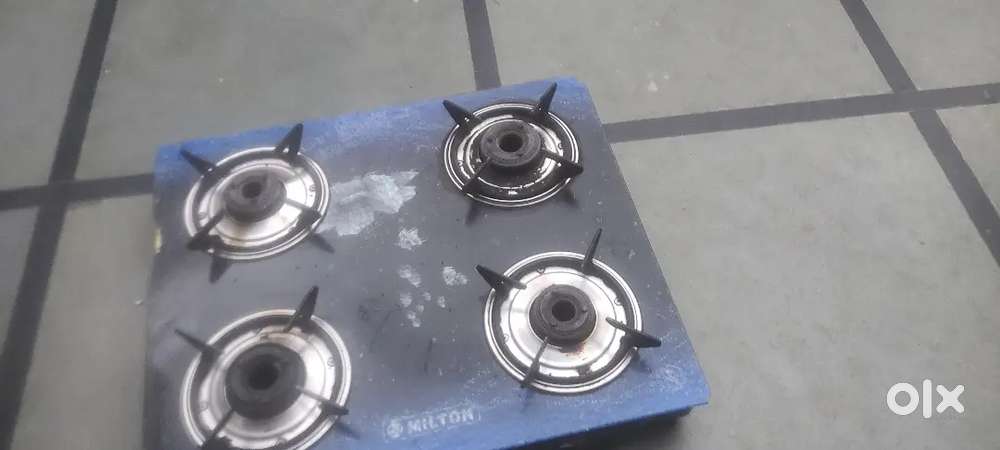 Milton 4 burner gas stove