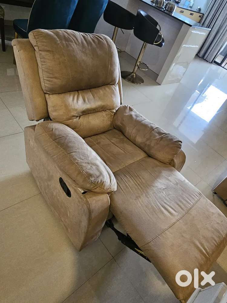 Recliner sofa