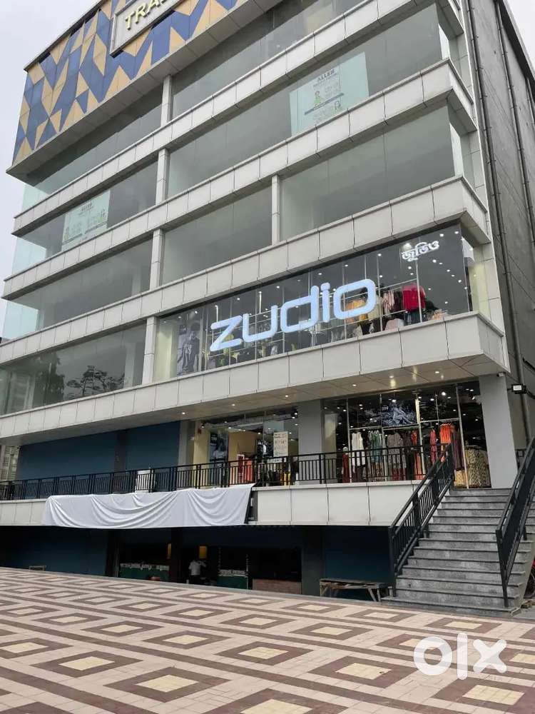 (HR ARSHI SINGH MA'AM)लड़के, लड़कियों की ZUDIO STORE में आवश्यकता है।.