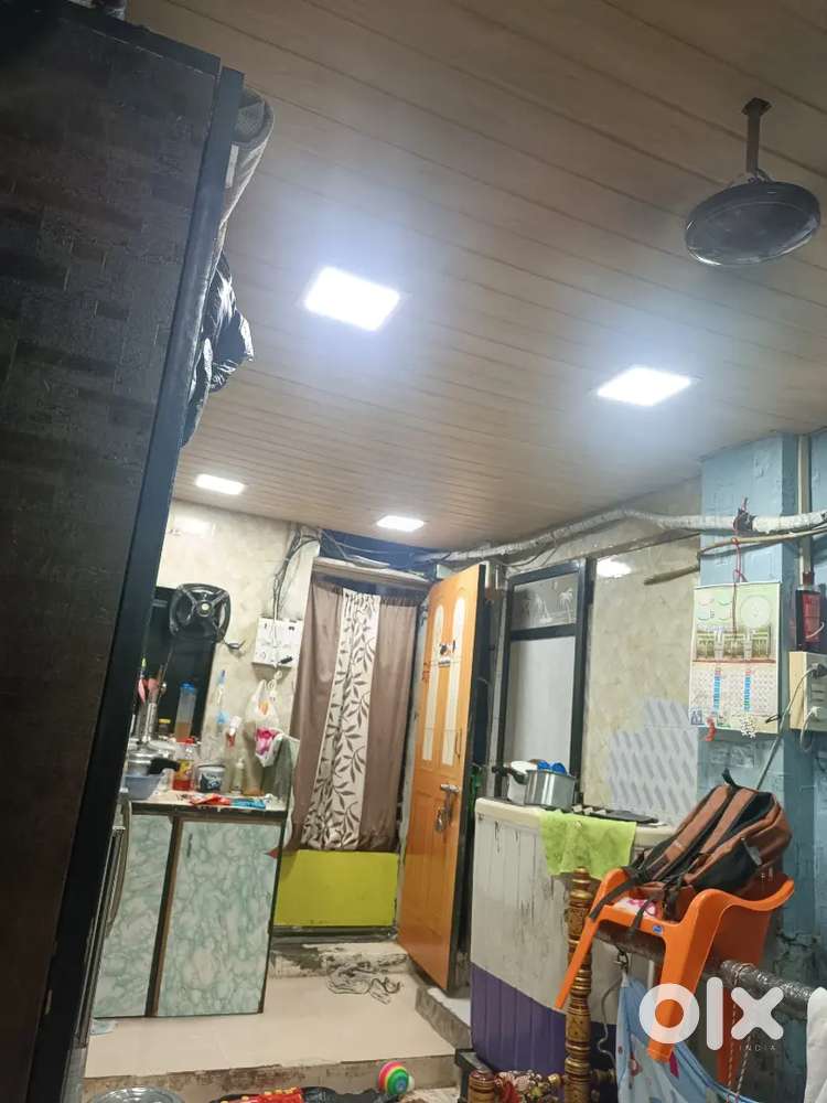 1RK room on heavy deposit in santacruz west