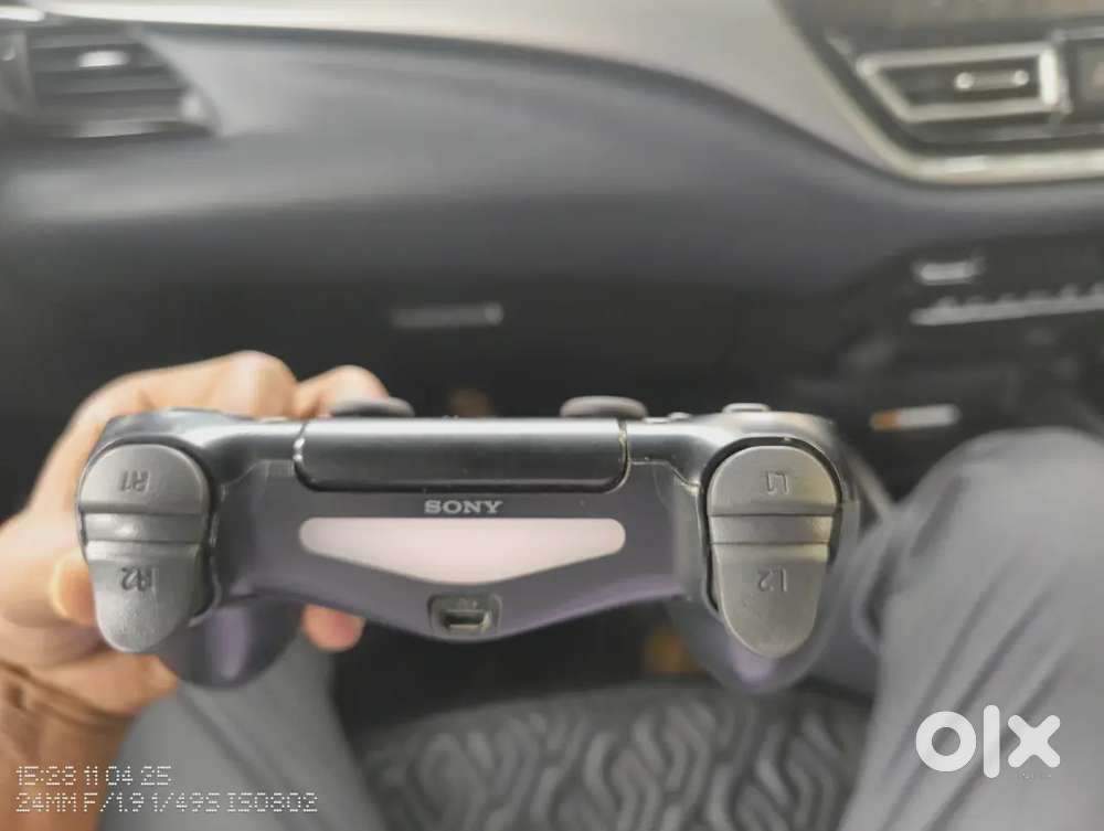 PS4 DualShock 4 Wireless Controller – Excellent Condition!