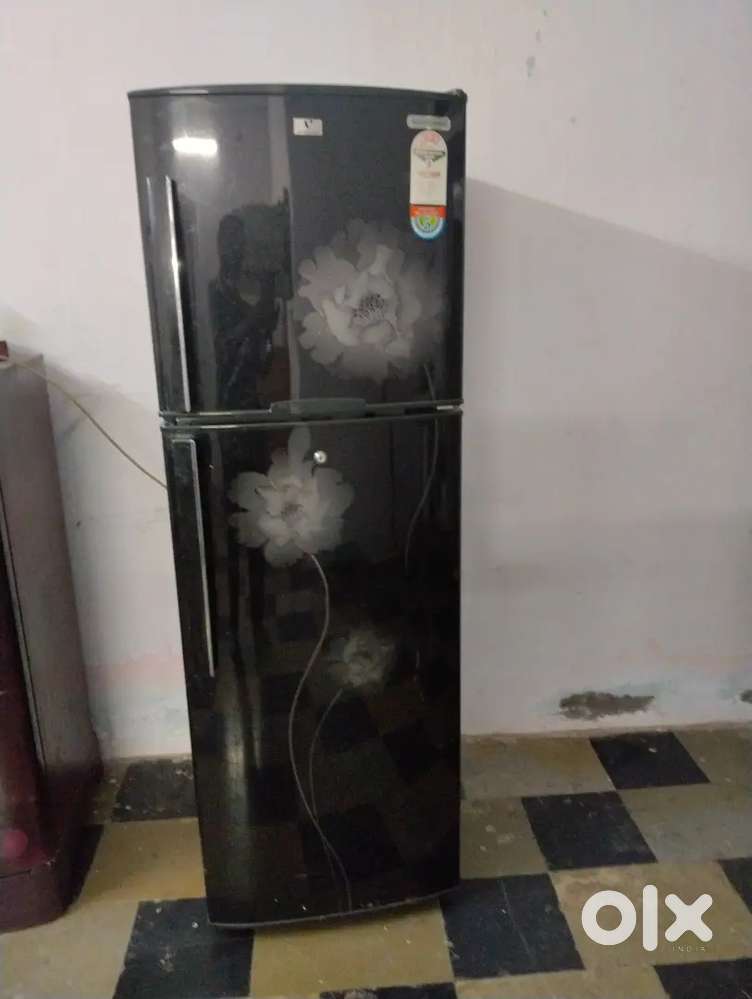 Videocon double door fridge  300 litre