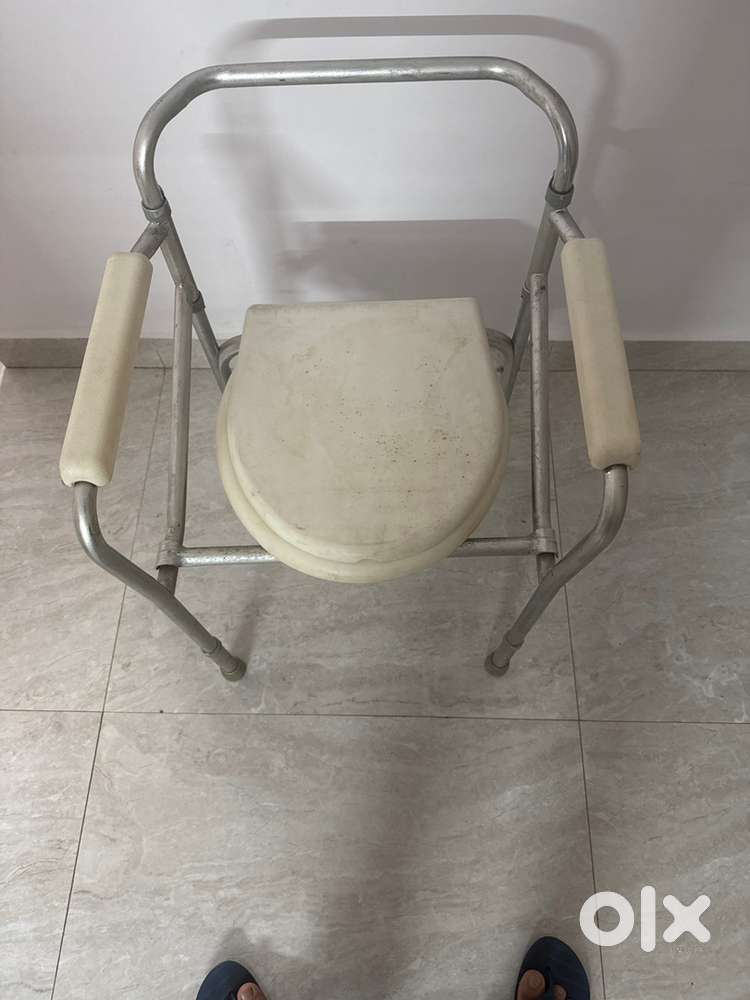 Commode Chair