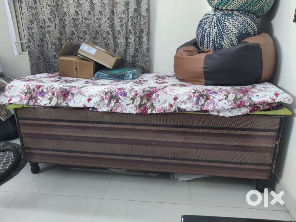 Single bed cum Diwan for sale