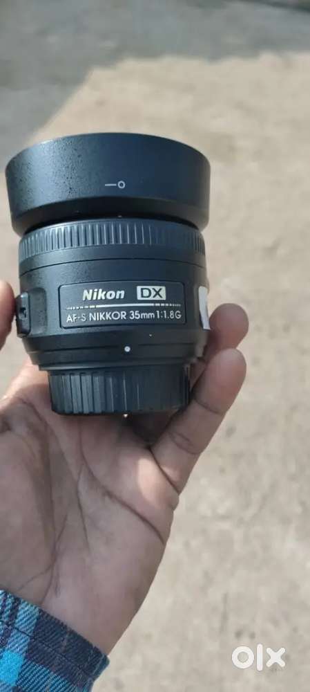 Nikon 35mm f/1.8 lens