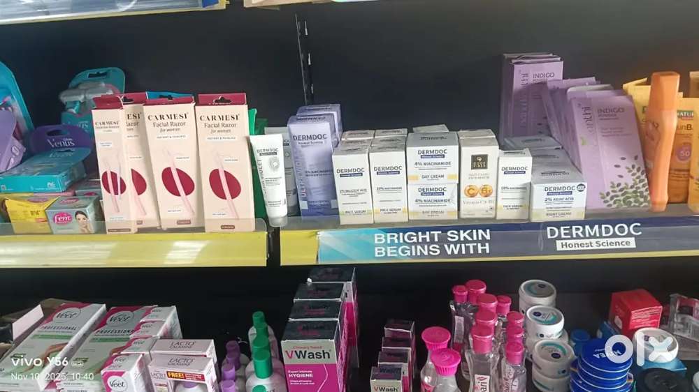 distributor staff (lady staff must)