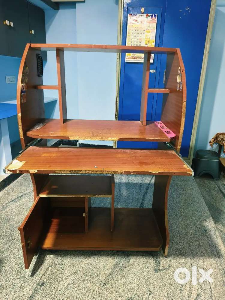 Computer Table with storage space