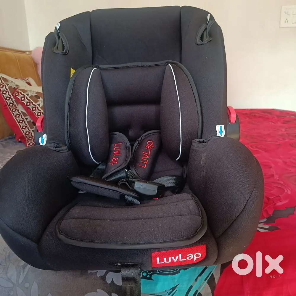 Car seat for baby and new born kids.