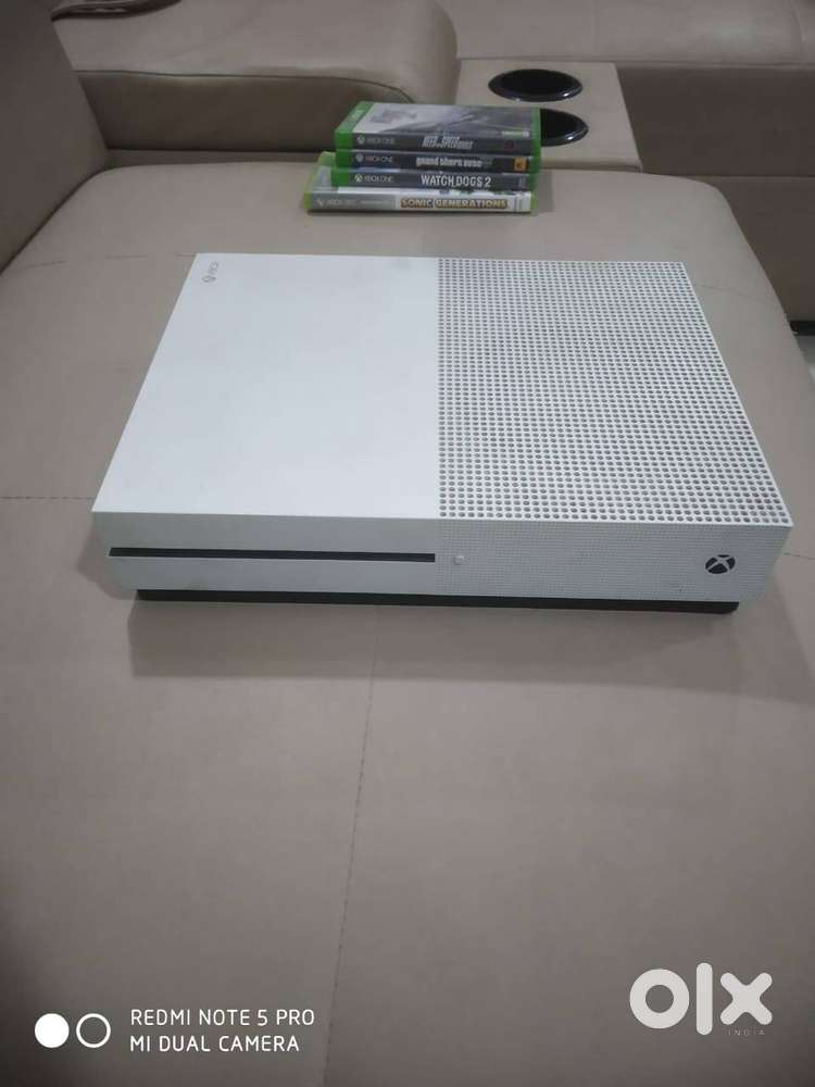 Xbox One S 500GB – Fully Working – With Controller