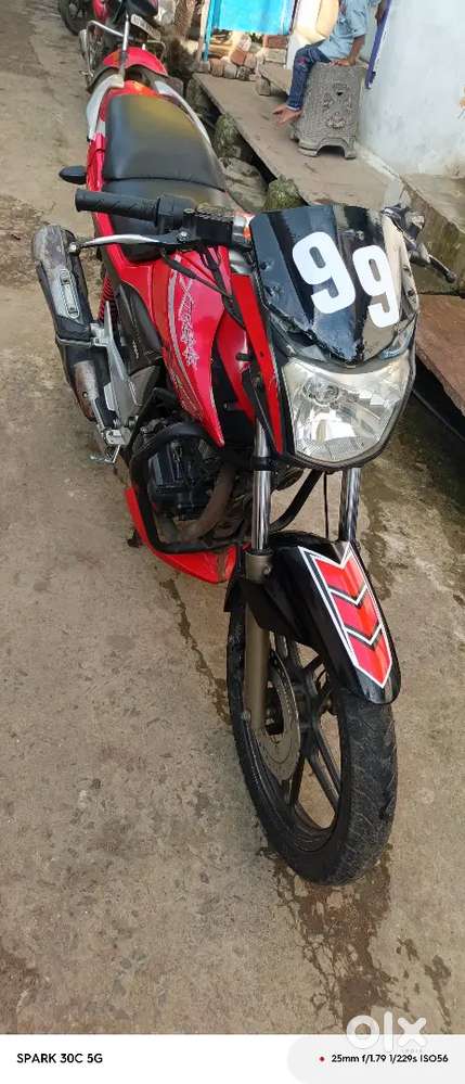 Xtreme hai gadi me koi kam kharcha nhi hai gadi ful ohk slef start hai