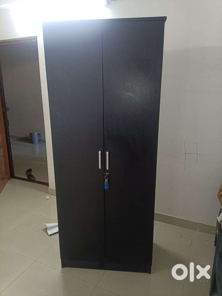 I want to sell my rare used wardrobe