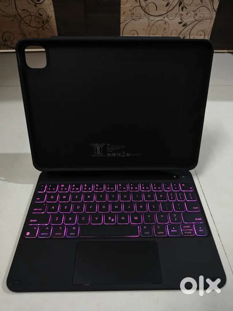 ipad ESR keyboard case