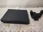 Xbox One X 1TB Excellent Condition Controller + Battery Pack