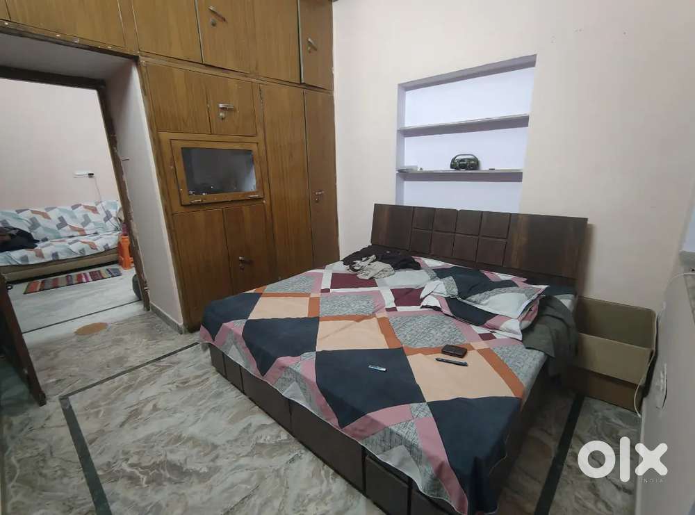 Flatmate For sharing flat only male