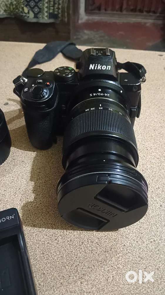 z5 24-70 lens 40 mm lens 2 bettery flash beg