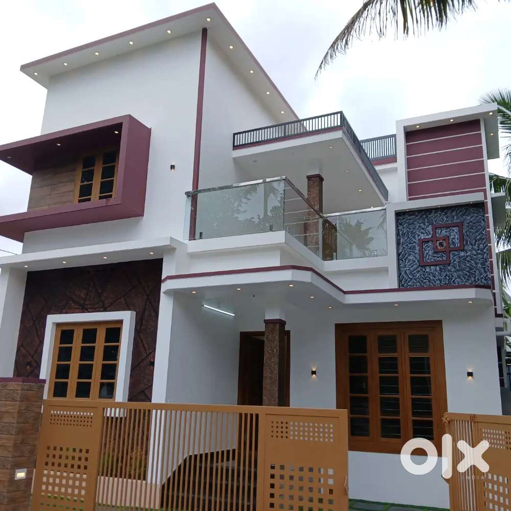 Koonammave chirayam,3bhk,near bus stop