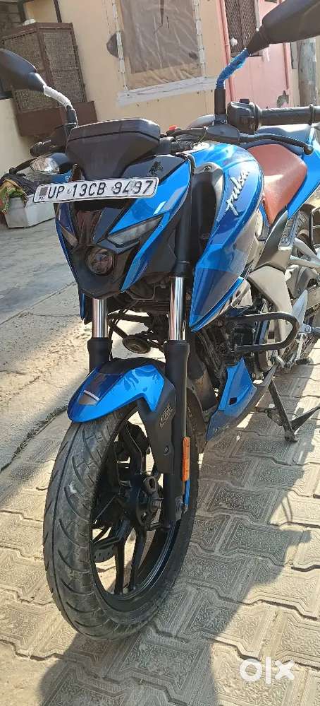 Only 6700 km chali hui h bike bilkul new condition h koi kami nhi h