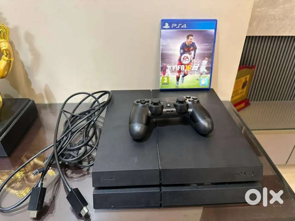 PS4 FAT 500gb + OG Controller + FIFA 16 disc - scratchless condition