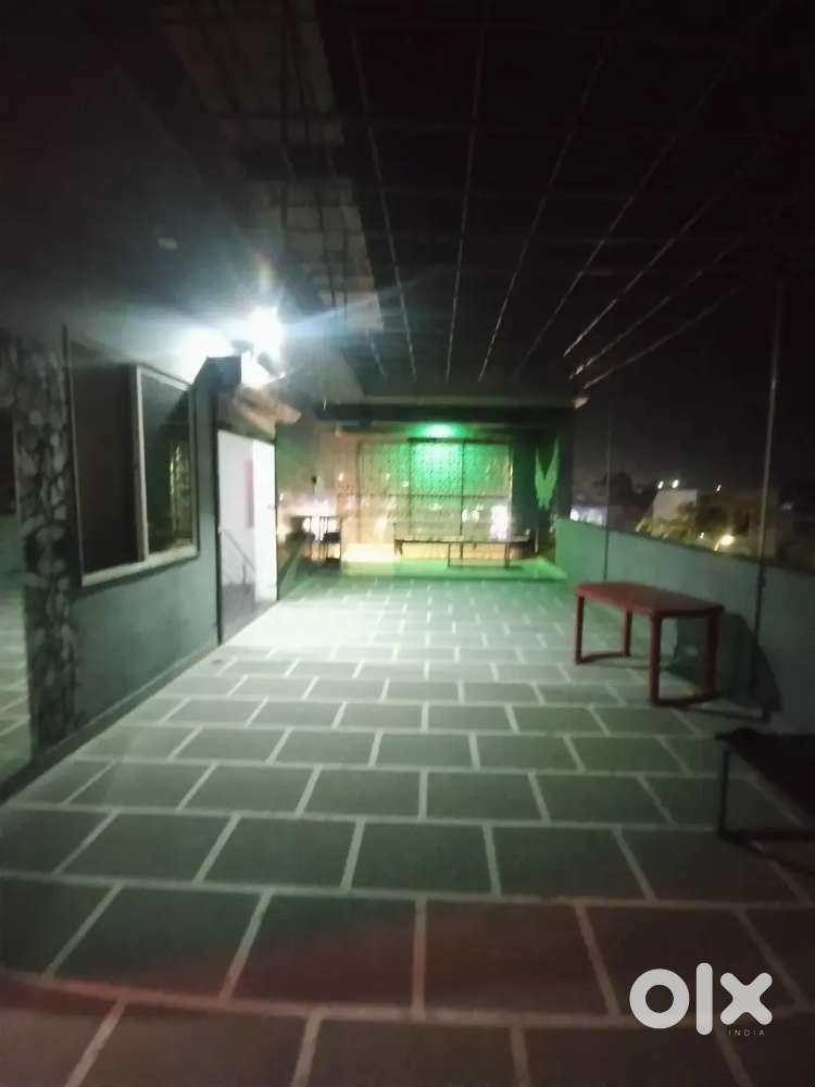 Want to give a floor and roof top