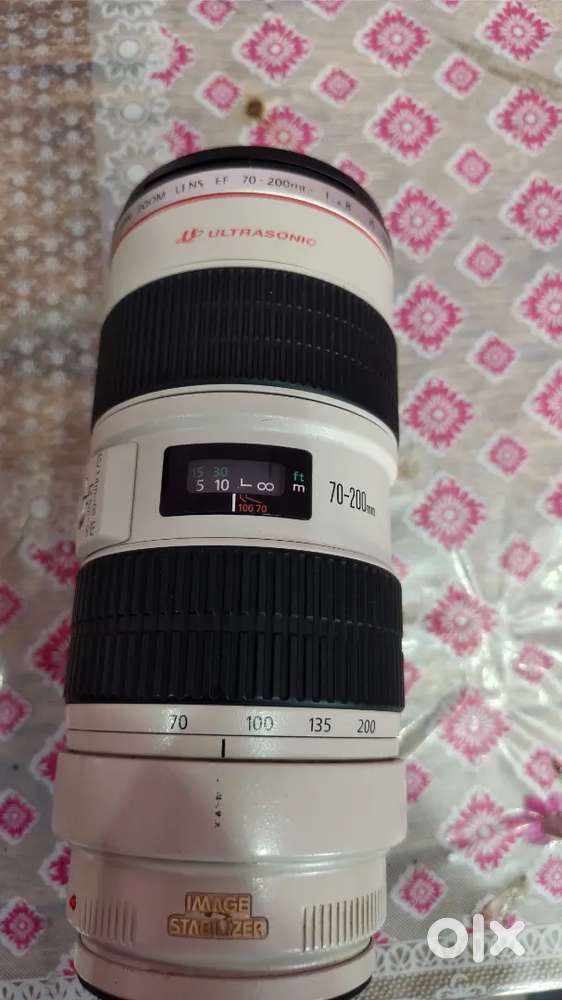 Canon EF 70-200mm F2.8 IS 1 Full Frame Lens in Good condition