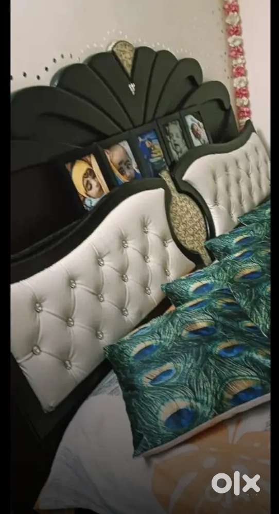 KING SIZED BED ONLY MATTRESS NOT PROVIDED