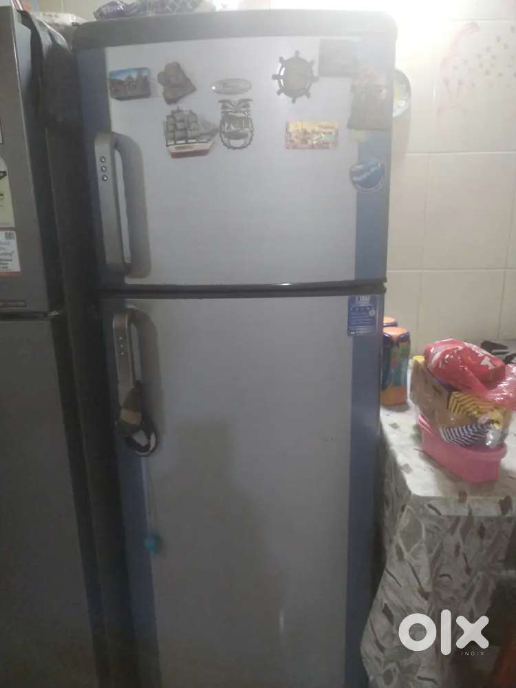 Whirlpool Fridge 350 Liters