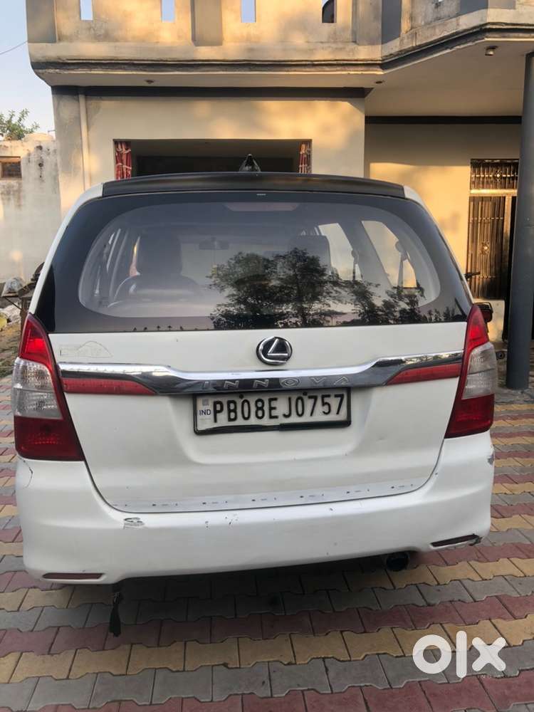 Toyota Innova 2012