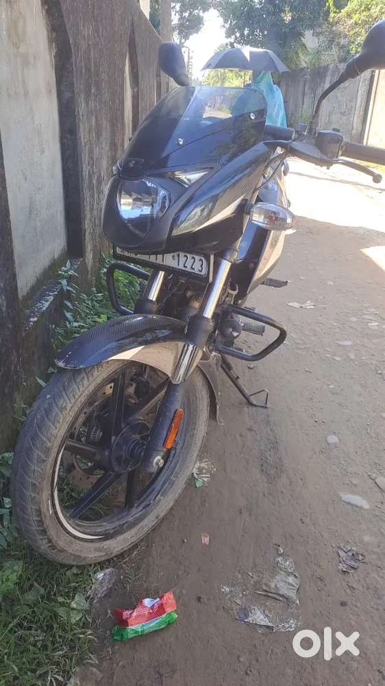 Pulsar BS 6 dual disks(2 years 10 months older)