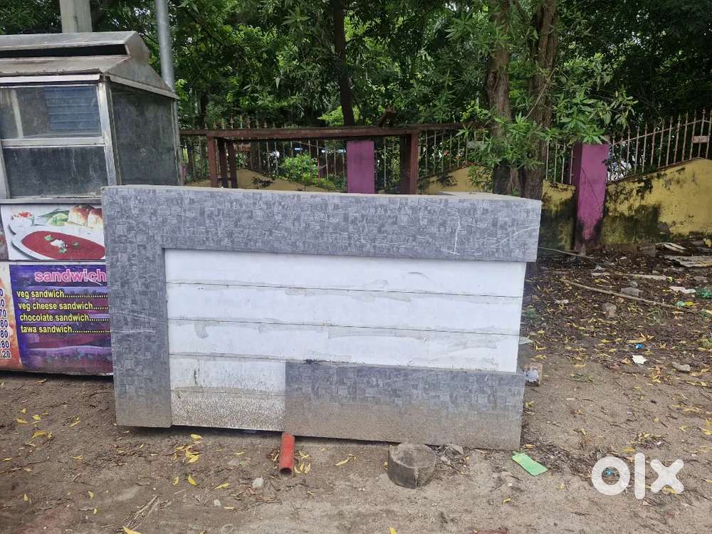 Counter table and fast food box