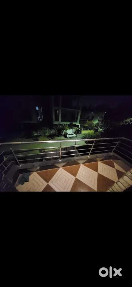 Flat for rent only boys bachelors per person 2000