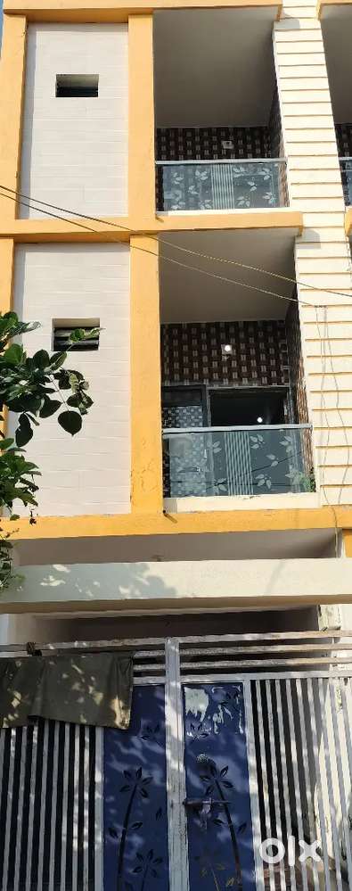 1 bad room 1 bathroom & parking