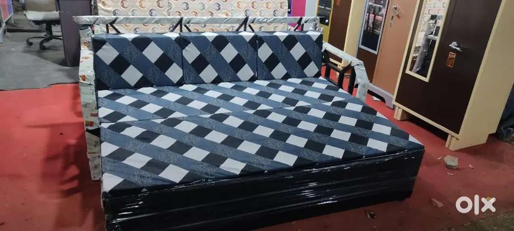 It's New manufacturing 6x5 sofa cumbed