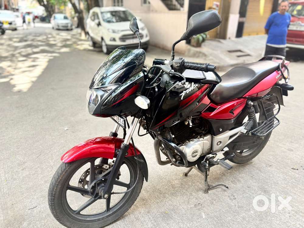 BAJAJ PULSAR 150 - wine red combination
