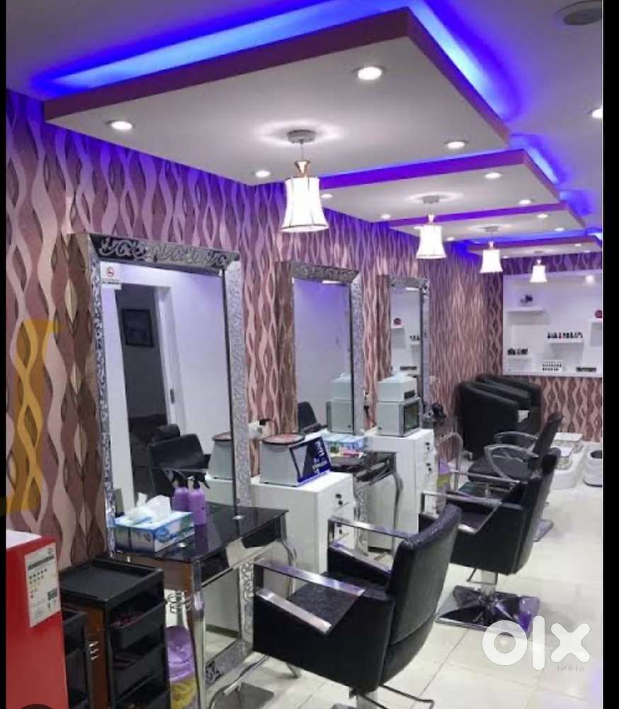 URGENTLY HIRING FEMALE BEAUTICIANS FOR SALON