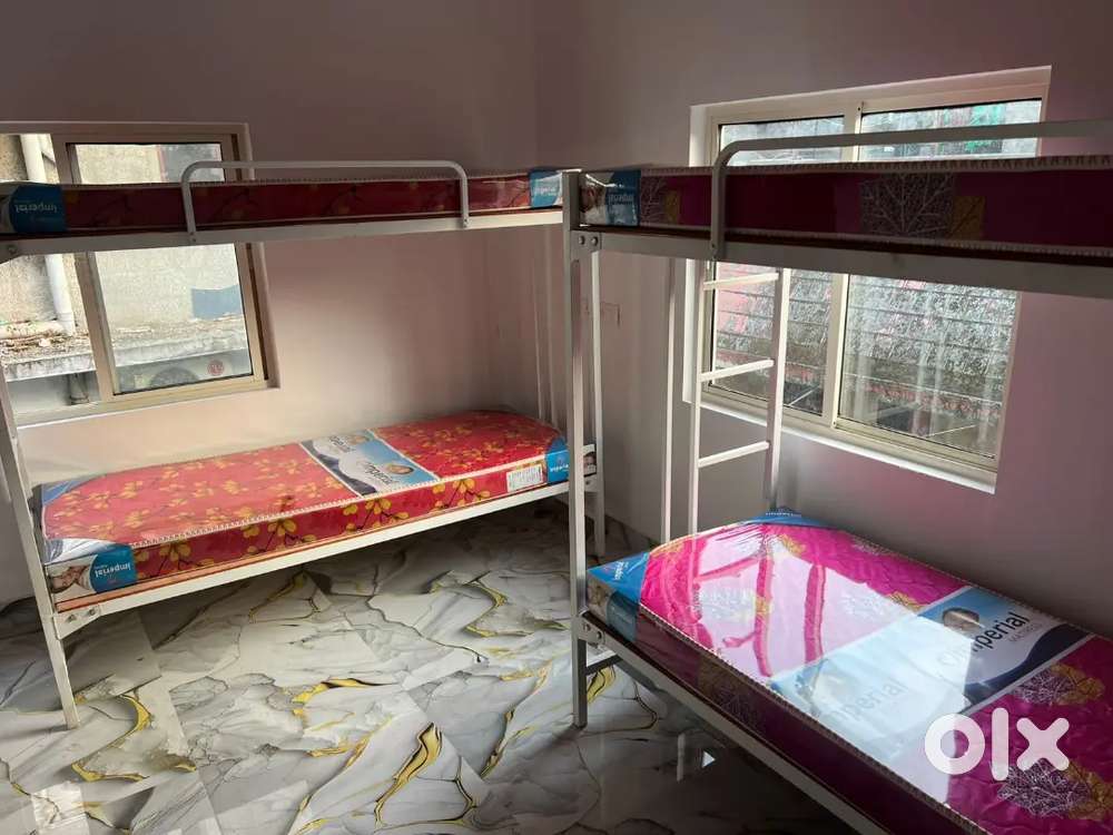 Pg for boys, ac and non ac rooms,  only 50 meter from bus route
