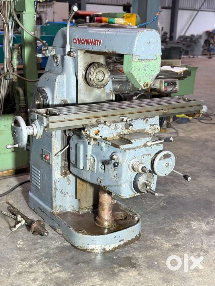 CINCINNATI MILLING MACHINE
