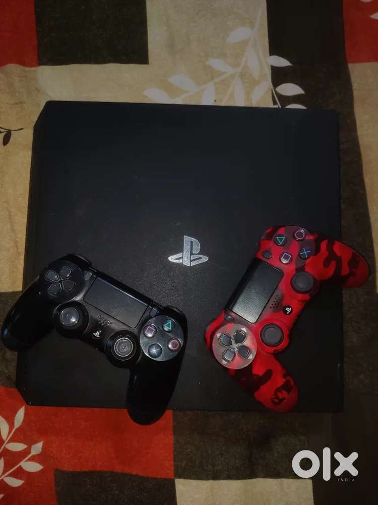 Playstation 4 pro (mint condition) (price negotiable)