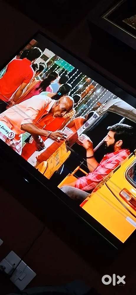 Sony tv 43inch display line other all good conditions