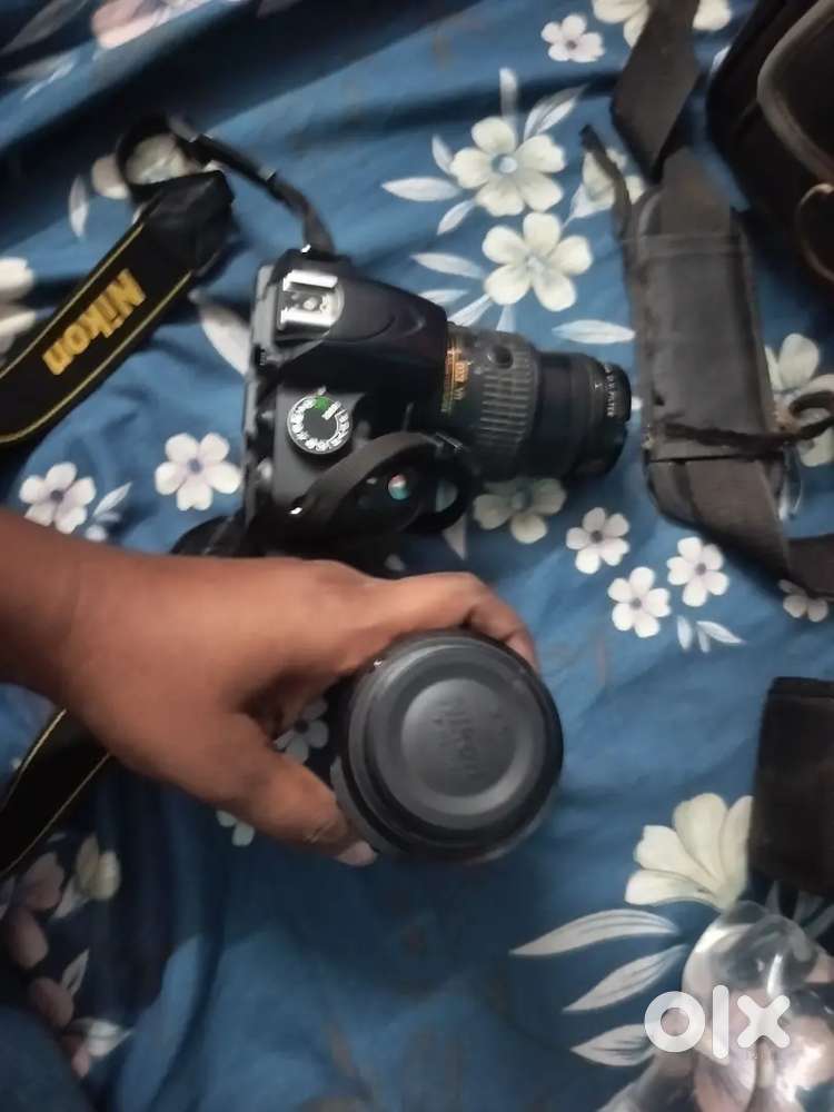 NIKON 3200 WITH 55 TO 200MM LENS