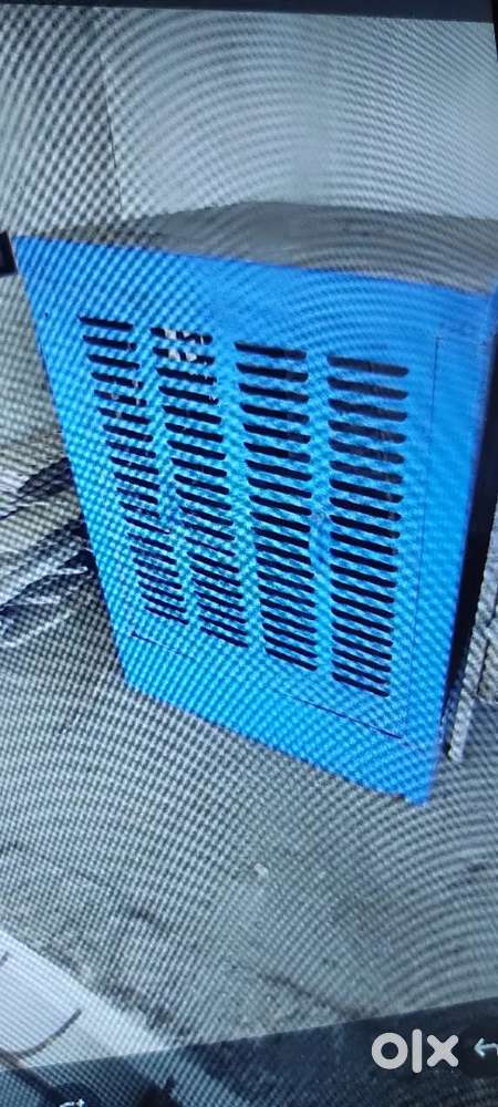 Do Air cooler hain ek chhota doosra bada hai