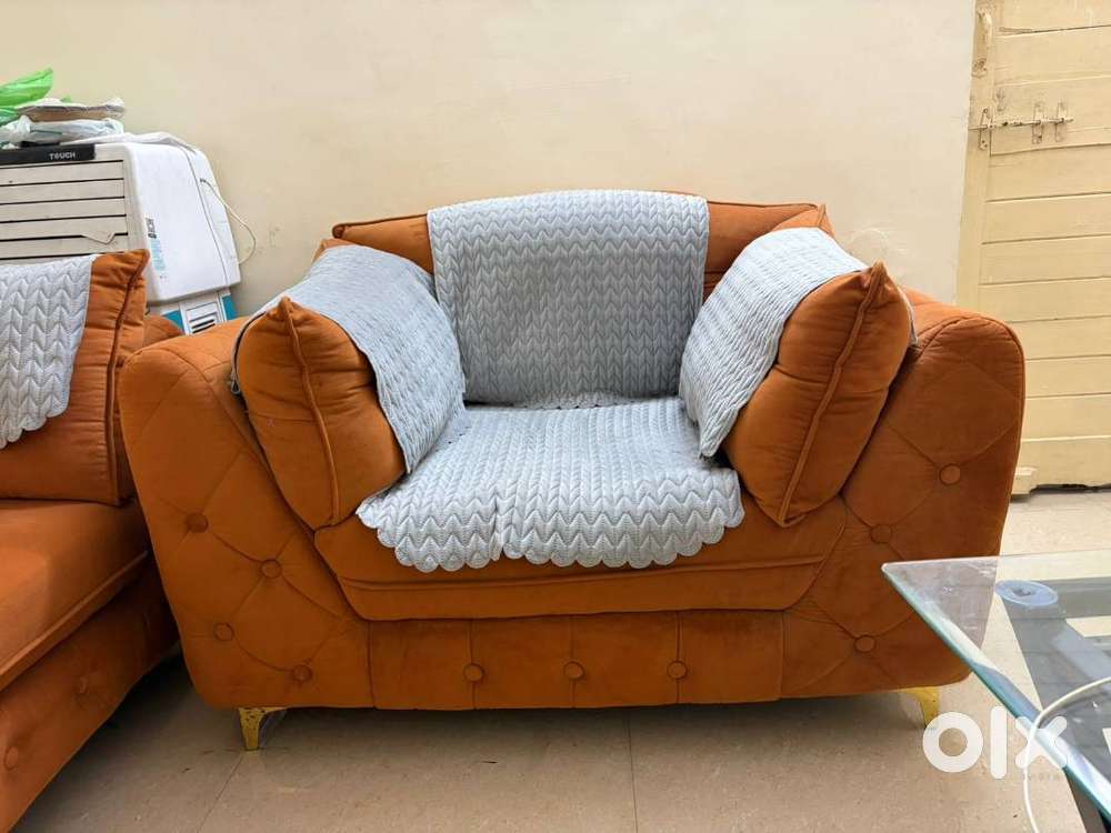 Sofa set 5 seater  , 2 one seater and 1 three seater