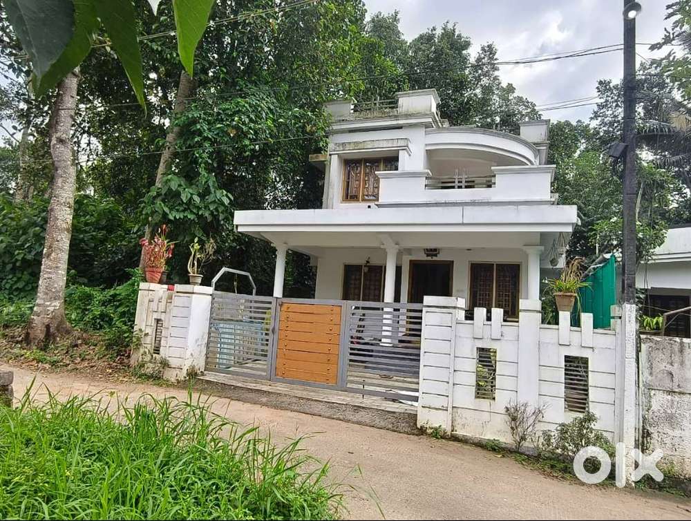 House For Sale @ Vadakkekara