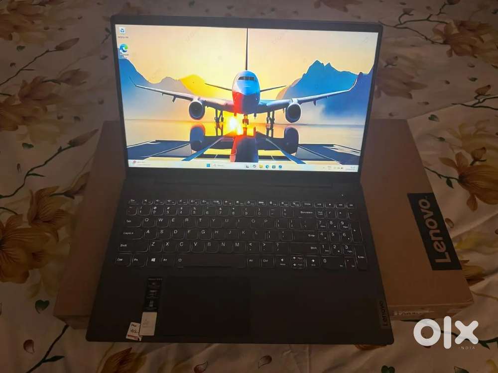 11th Gen Lenovo i7 less used 2.8ghz 16gbram 512gbssd 8gb Iris XE grpix