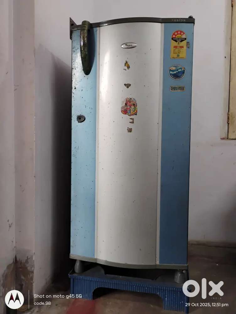 WHIRLPOOL FRIDGE OF 200L CAPACITY FOR SALE