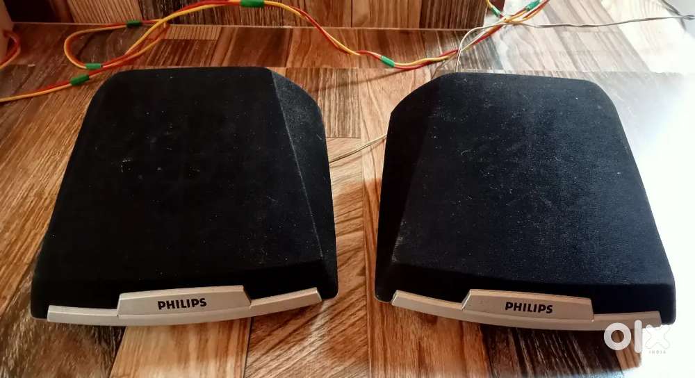 PHILIPS surround speakers 2pis running condition 6 ohm.