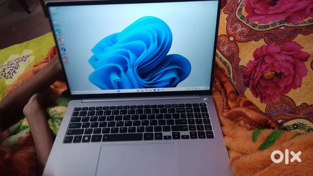 Y4 max i7 16gb A1 condition