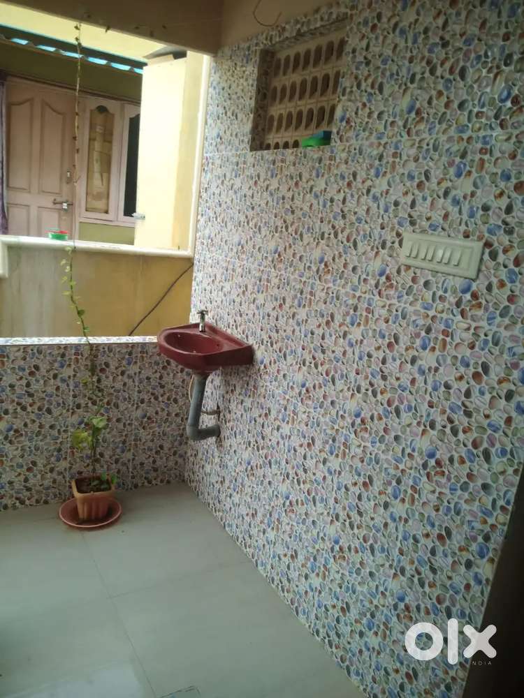 24 hovrse watar avelable a c avelable