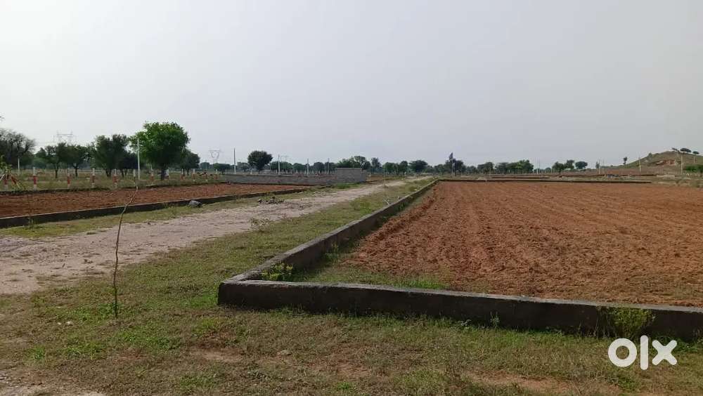 77 gaz se 150 gaz plot 80 feet road entry fully developed colony