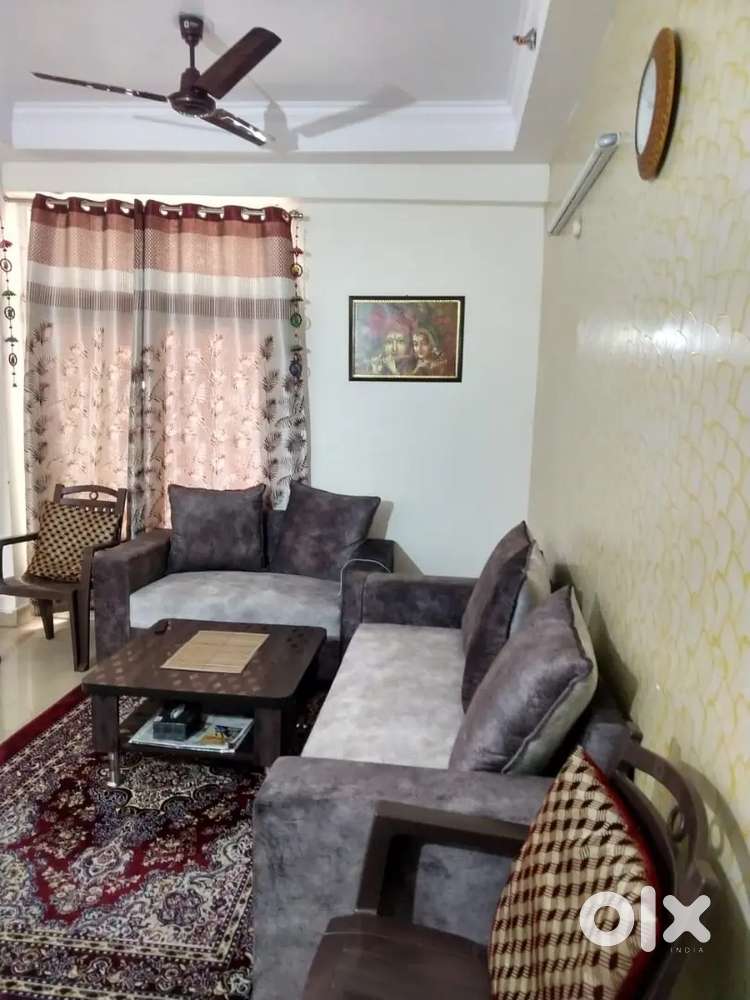 3+2 Sofa set in excellent condition