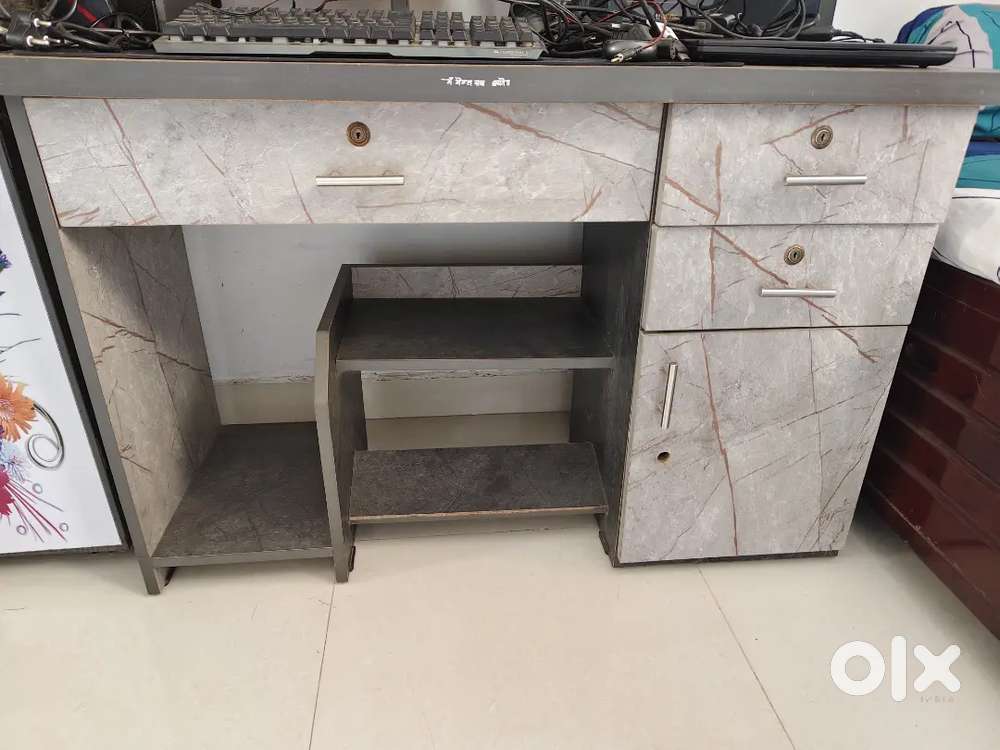 Computer Table